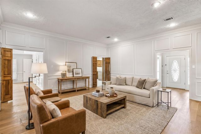 2942 Woodland Hills Drive, Grapevine, TX 76051