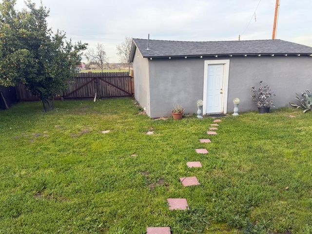 2845 E Madison, Fresno, CA 93701