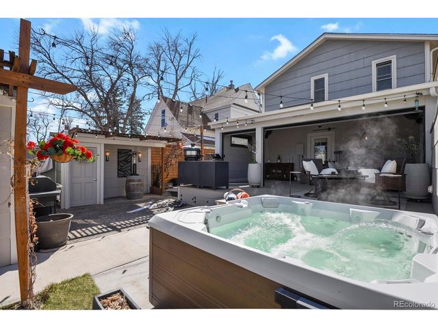 805 N Corona St, Colorado Springs, CO 80903