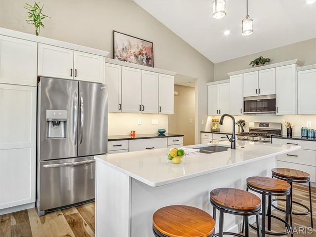 1305 Coleridge Court, O'fallon, IL 62269