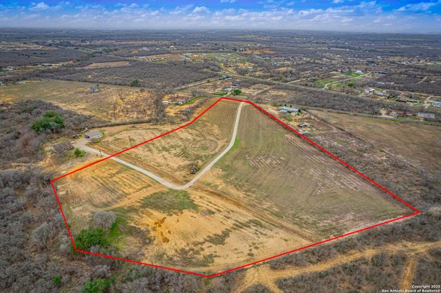 12330 Pearsall Rd, Atascosa, TX 78002