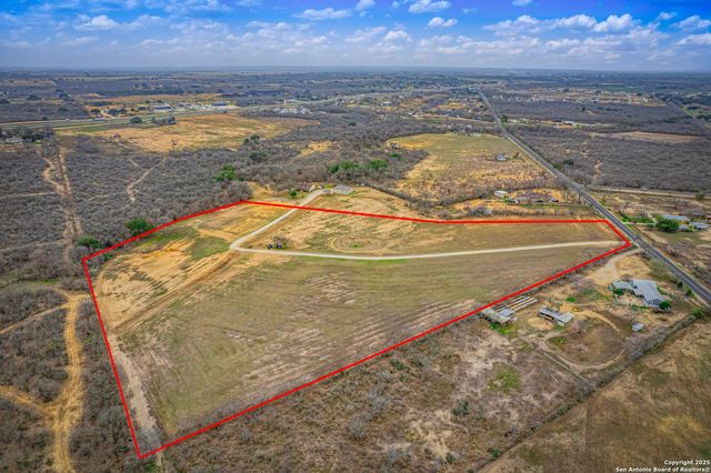 12330 Pearsall Rd, Atascosa, TX 78002