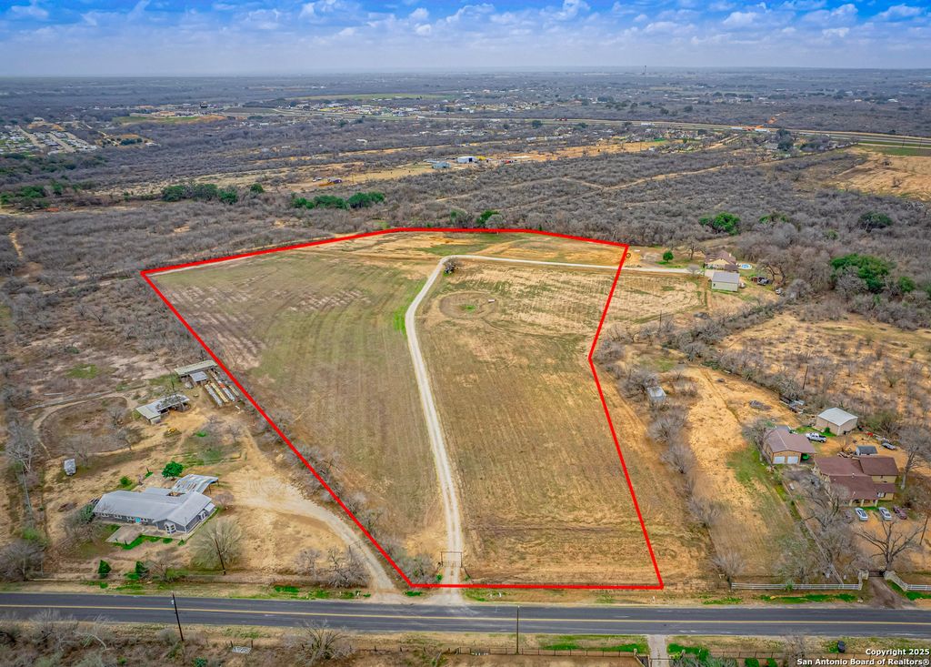 12330 Pearsall Rd, Atascosa, TX 78002