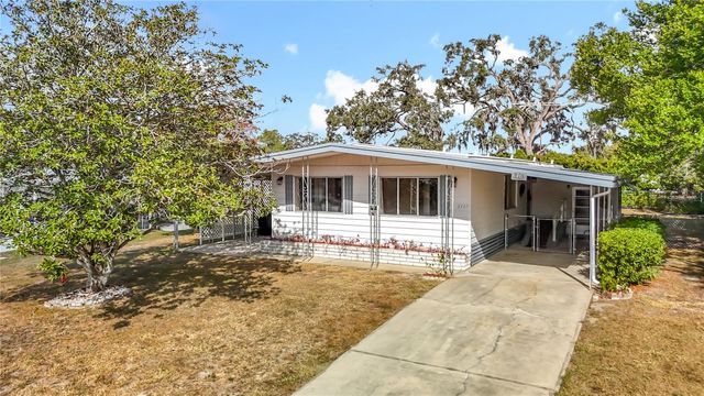 8407 HIGHPOINT BOULEVARD, Brooksville, FL 34613