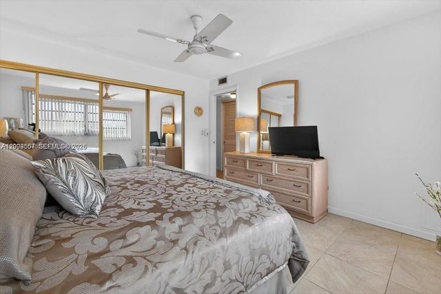 180 NE 12th Ave 15B, Hallandale Beach, FL 33009