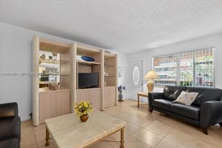 180 NE 12th Ave 15B, Hallandale Beach, FL 33009