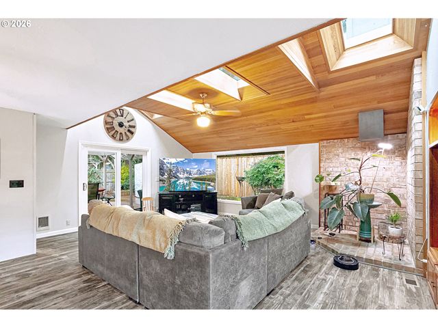 2611 ERIN Way, Eugene, OR 97408