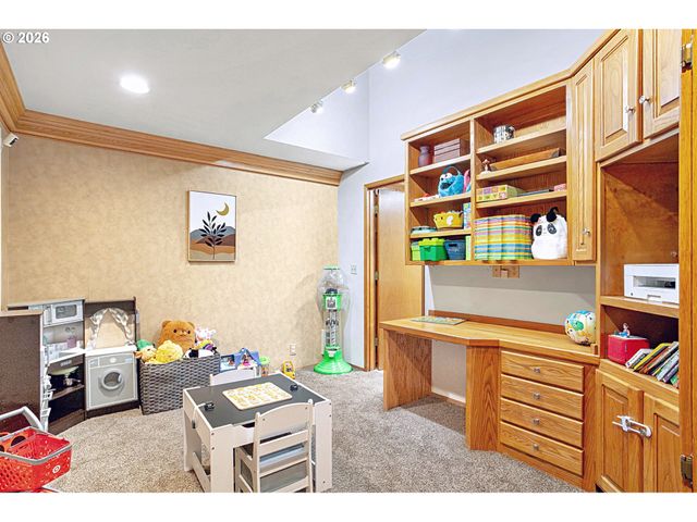 2611 ERIN Way, Eugene, OR 97408