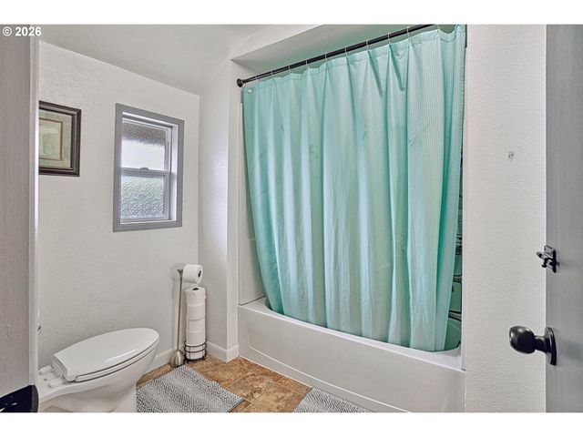 2611 ERIN Way, Eugene, OR 97408