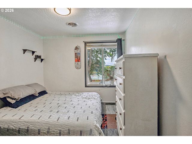 2611 ERIN Way, Eugene, OR 97408