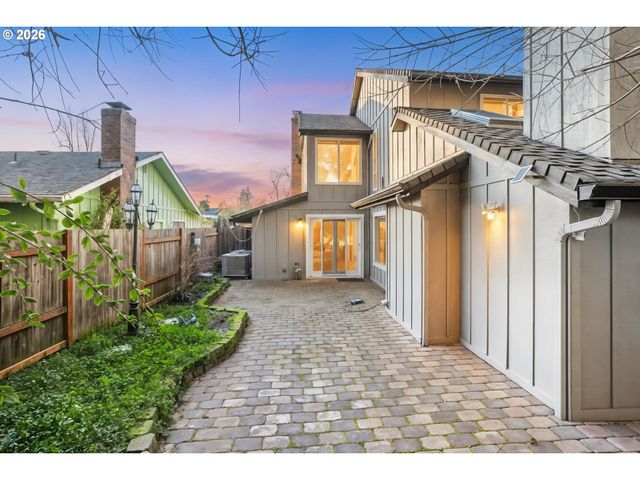 2611 ERIN Way, Eugene, OR 97408