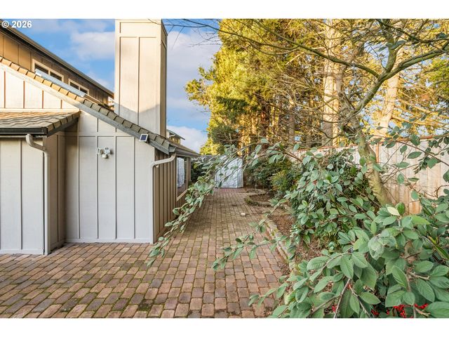 2611 ERIN Way, Eugene, OR 97408