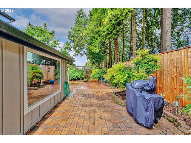 2611 ERIN Way, Eugene, OR 97408