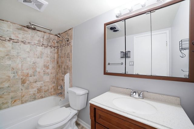 5125 Blodgett Avenue 510, Downers Grove, IL 60515