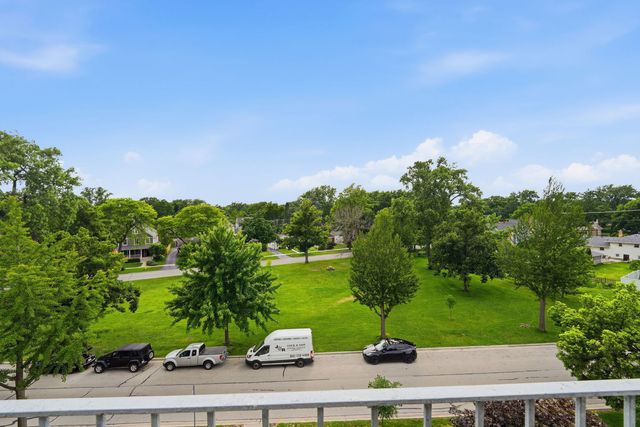5125 Blodgett Avenue 510, Downers Grove, IL 60515