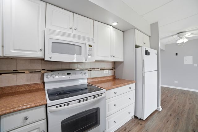 5125 Blodgett Avenue 510, Downers Grove, IL 60515