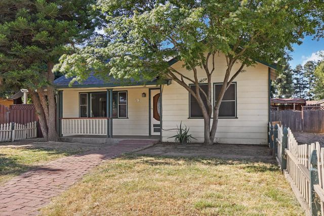 916 Elm Ave, Modesto, CA 95354