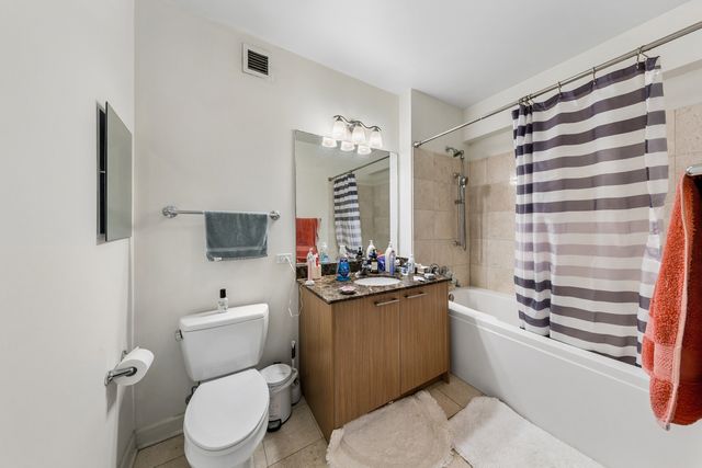 225 N Columbus Drive 6009, Chicago, IL 60601