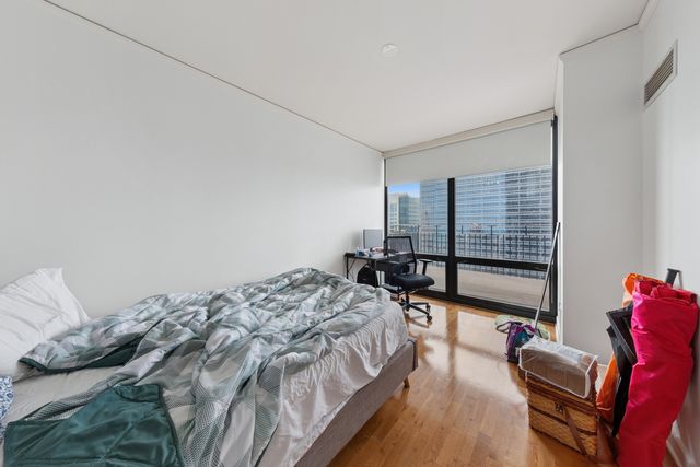 225 N Columbus Drive 6009, Chicago, IL 60601