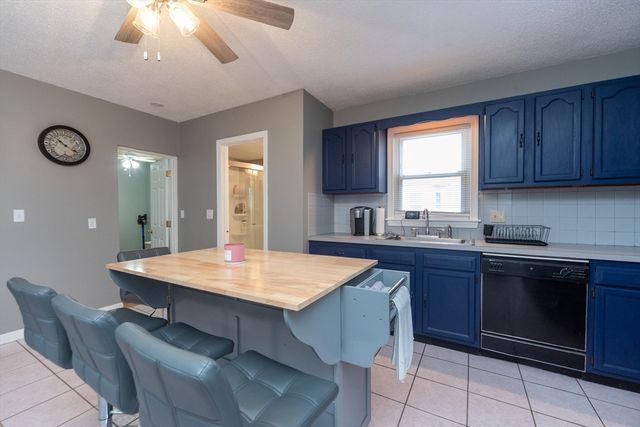 72 Barnum St, Taunton, MA 02780
