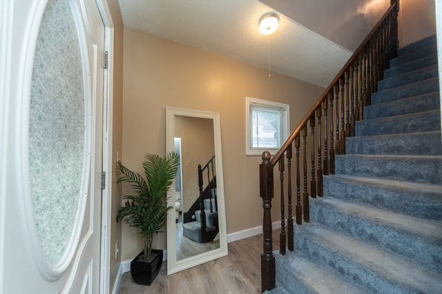 72 Barnum St, Taunton, MA 02780