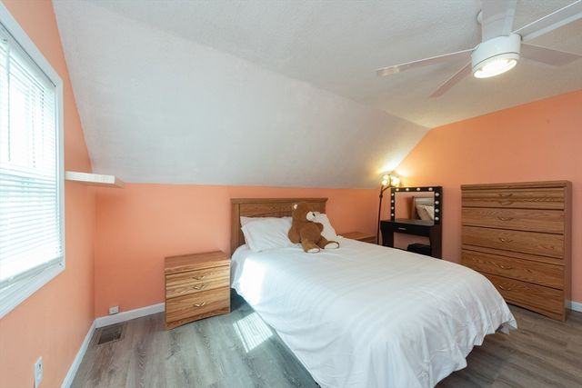 72 Barnum St, Taunton, MA 02780