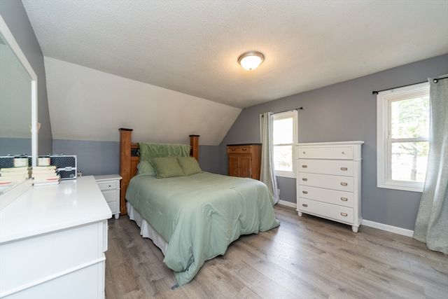 72 Barnum St, Taunton, MA 02780