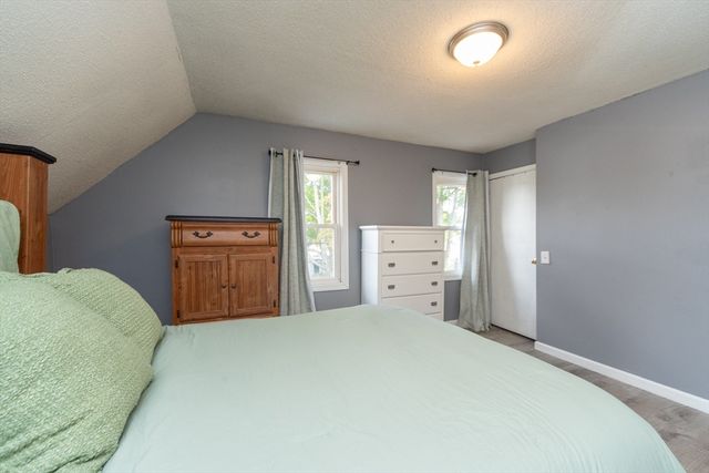 72 Barnum St, Taunton, MA 02780