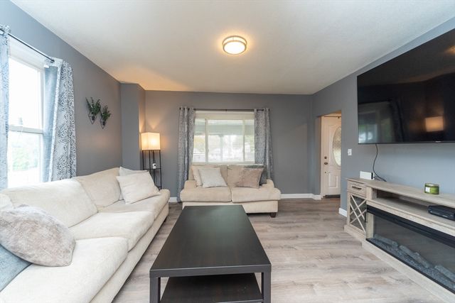 72 Barnum St, Taunton, MA 02780