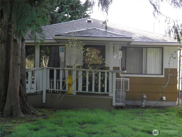 7033 S 116th Place, Seattle, WA 98178