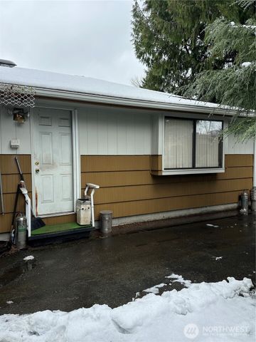 7033 S 116th Place, Seattle, WA 98178