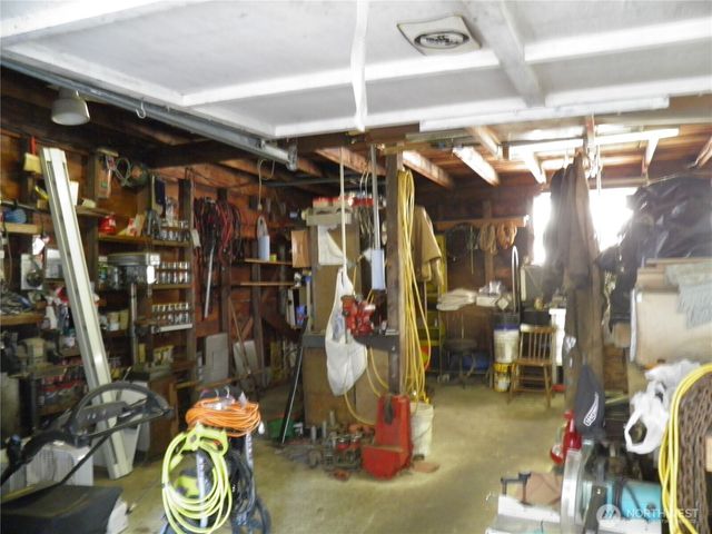 7033 S 116th Place, Seattle, WA 98178