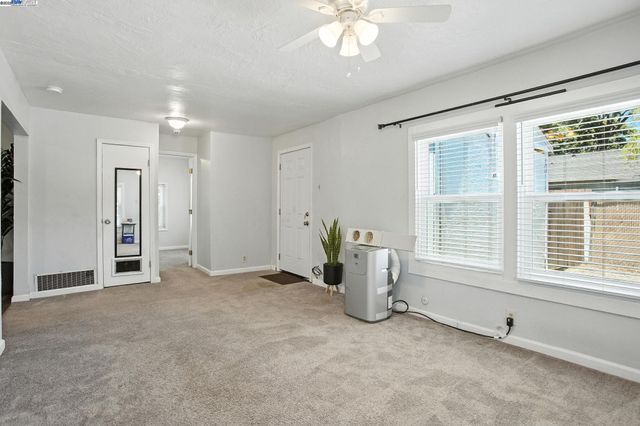 1551 Chronicle Ave, Stockton, CA 95205