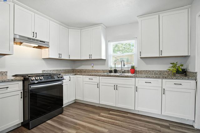 1551 Chronicle Ave, Stockton, CA 95205