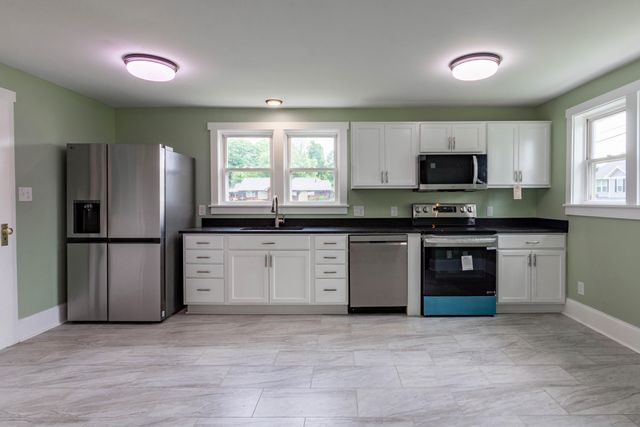 11353 N Oak Street, Soddy Daisy, TN 37379