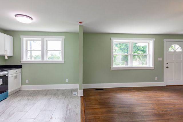 11353 N Oak Street, Soddy Daisy, TN 37379