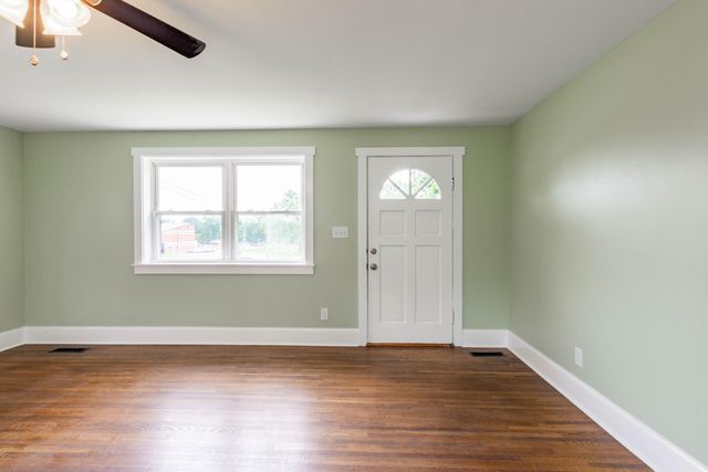 11353 N Oak Street, Soddy Daisy, TN 37379