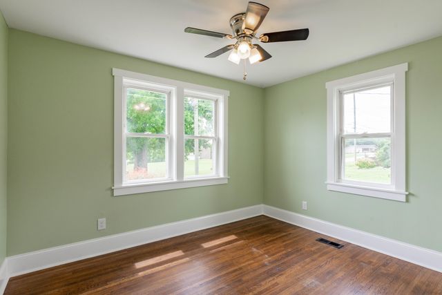 11353 N Oak Street, Soddy Daisy, TN 37379