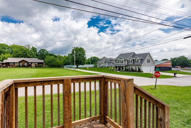11353 N Oak Street, Soddy Daisy, TN 37379