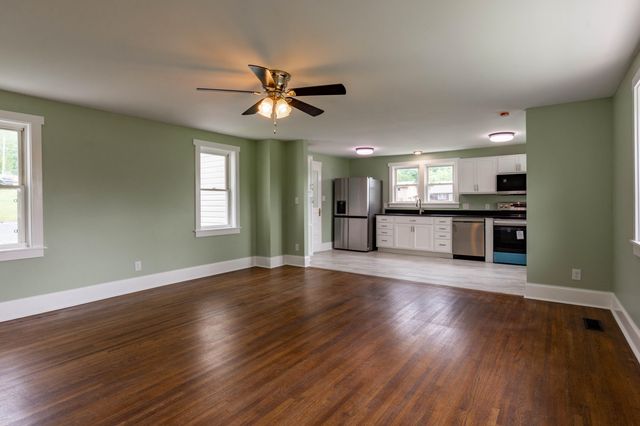 11353 N Oak Street, Soddy Daisy, TN 37379