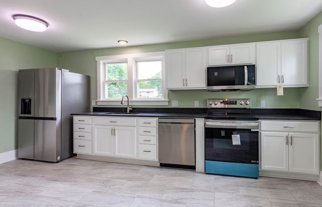 11353 N Oak Street, Soddy Daisy, TN 37379