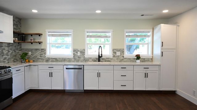 140 Blankenship Ave, Oakdale, CA 95361