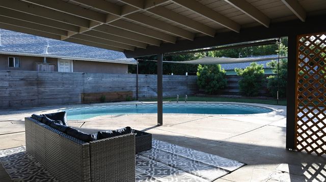 140 Blankenship Ave, Oakdale, CA 95361