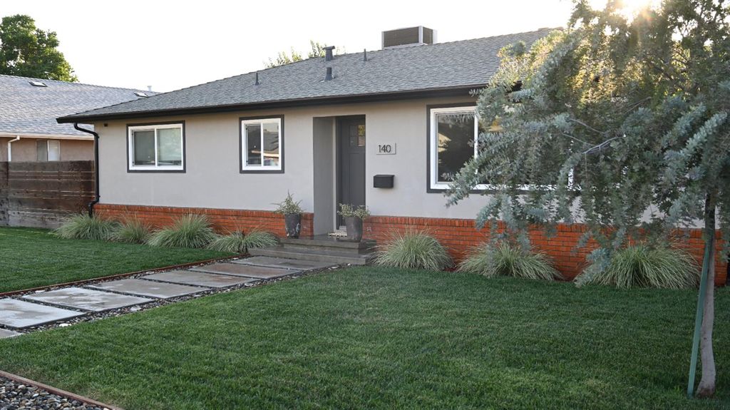 140 Blankenship Ave, Oakdale, CA 95361