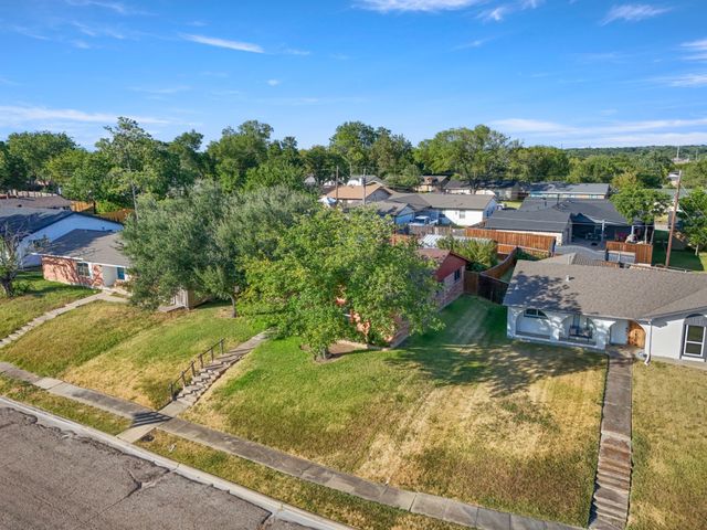 1646 Savage Drive, Mesquite, TX 75149