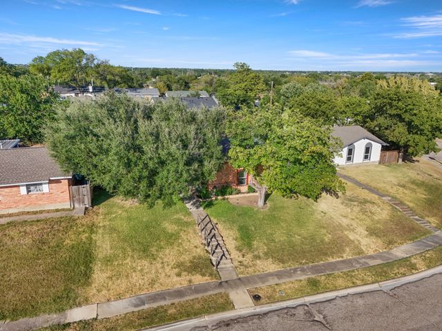 1646 Savage Drive, Mesquite, TX 75149