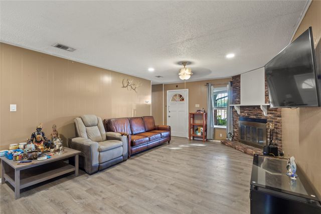 1646 Savage Drive, Mesquite, TX 75149