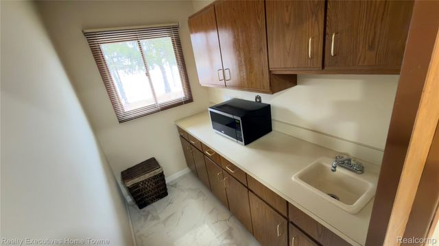 3849 Barg Drive, Sterling Heights, MI 48310