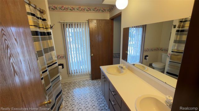 3849 Barg Drive, Sterling Heights, MI 48310