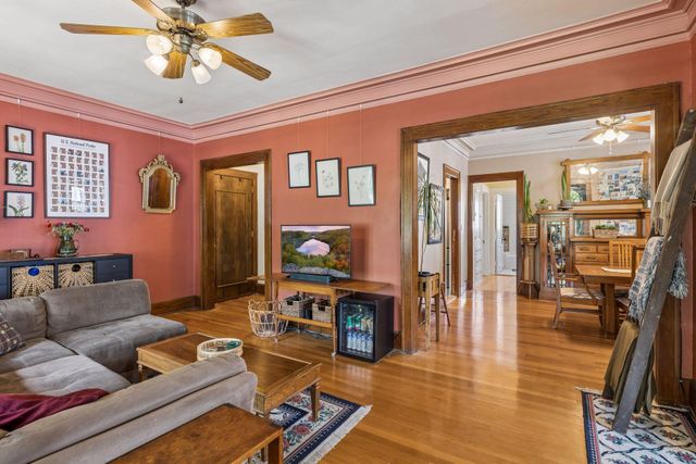 3904 Thomas Avenue S 202, Minneapolis, MN 55410